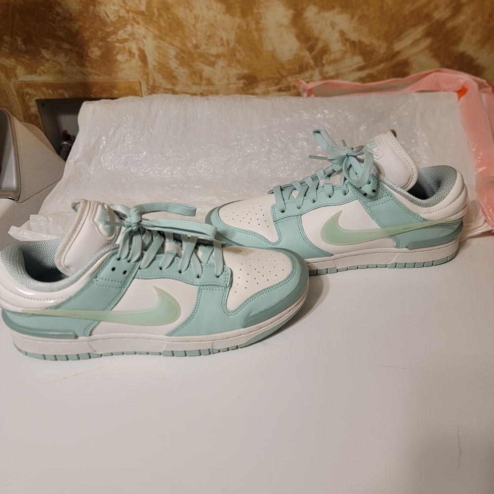 Nike Dunk Low Twist - Picture 2 of 6